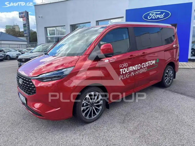 2025 Ford Tourneo