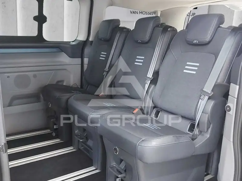2025 Ford Tourneo