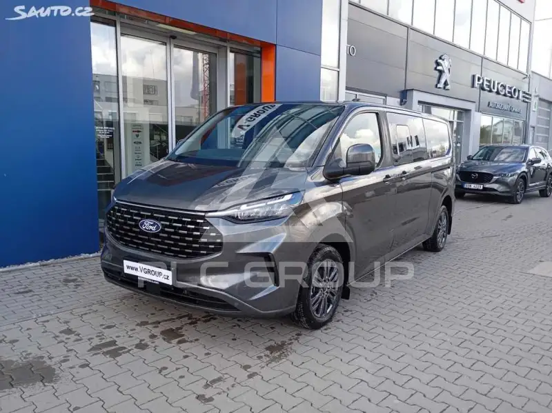 2025 Ford Tourneo