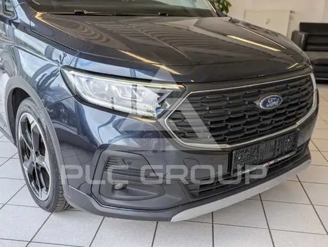 2025 Ford Tourneo