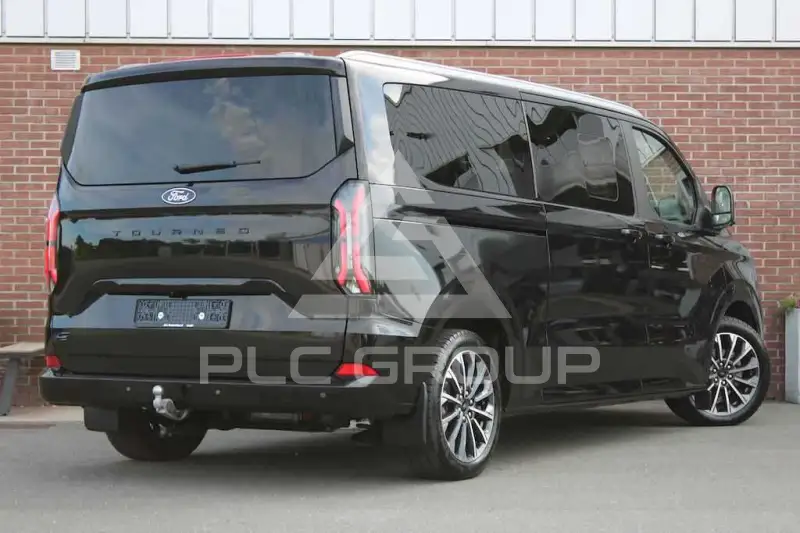 2025 Ford Tourneo