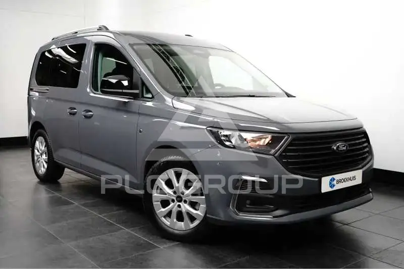2025 Ford Tourneo