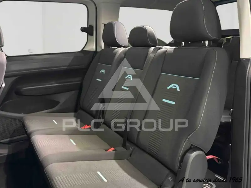 2025 Ford Tourneo