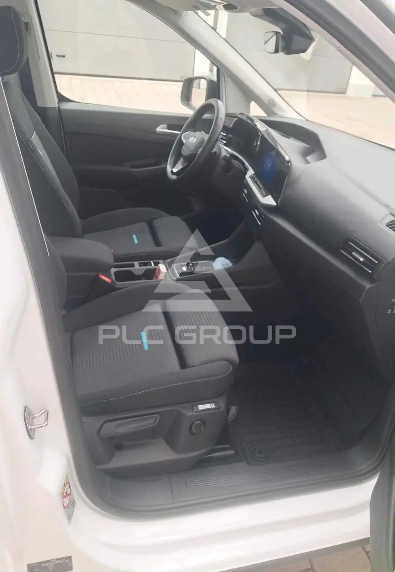 2025 Ford Tourneo