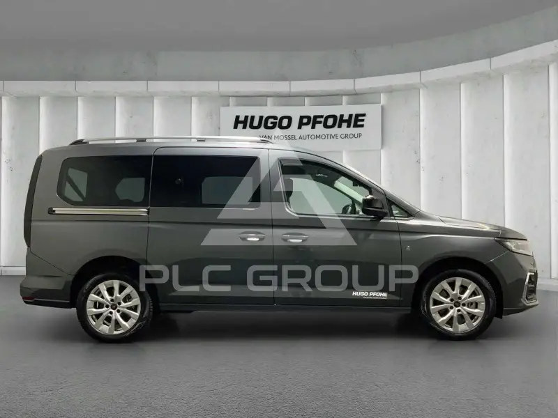 2025 Ford Tourneo