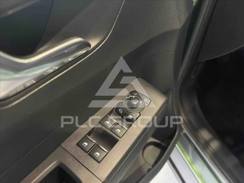 2025 Ford Tourneo