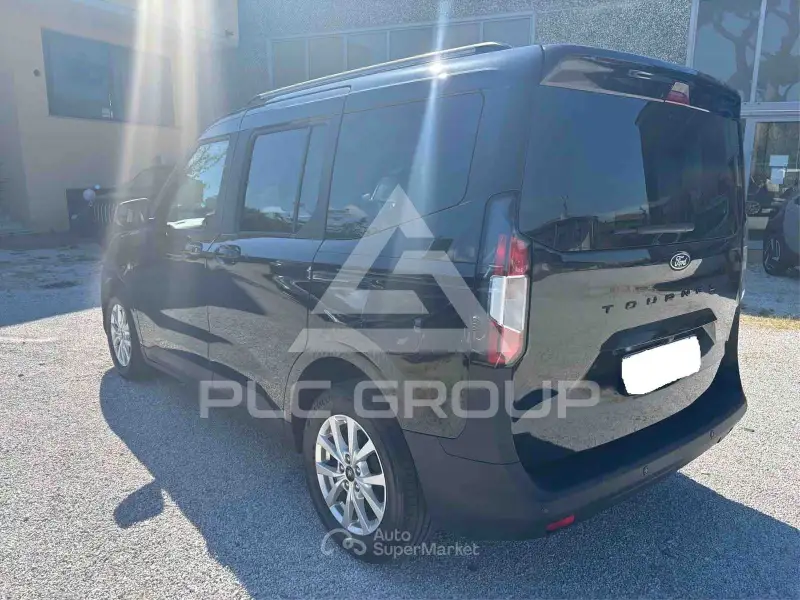 2025 Ford Tourneo