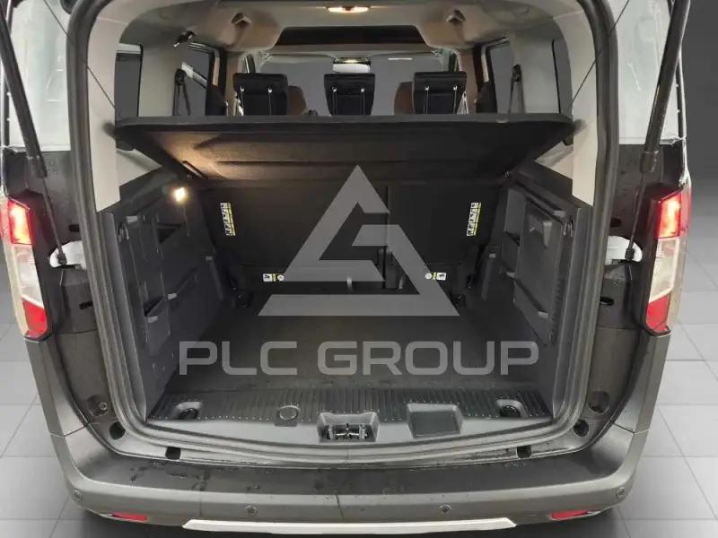 2025 Ford Tourneo