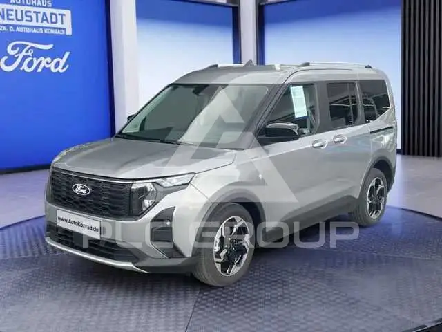 2025 Ford Tourneo