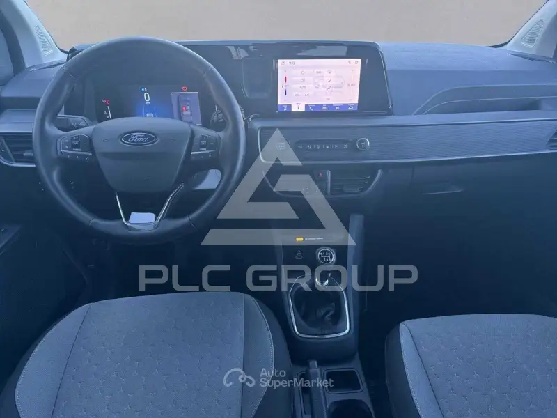2025 Ford Tourneo