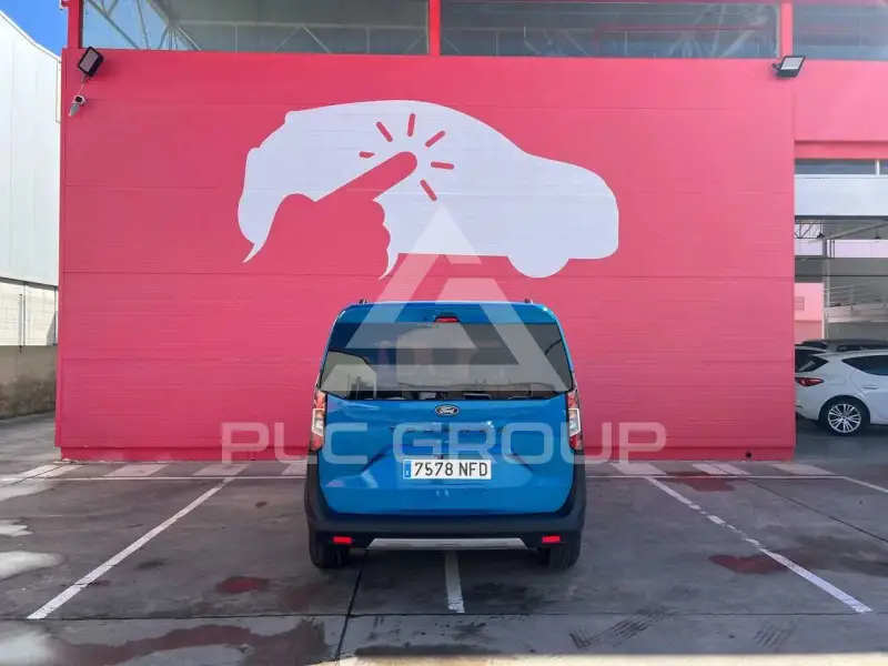 2025 Ford Tourneo