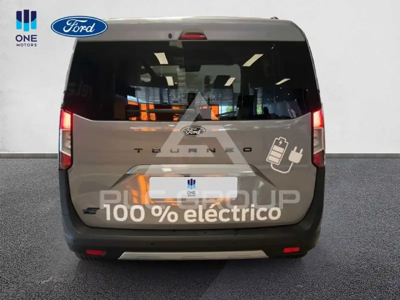 2025 Ford Tourneo