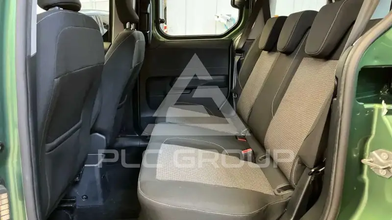 2025 Ford Tourneo
