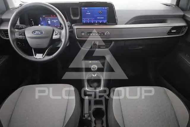 2025 Ford Tourneo