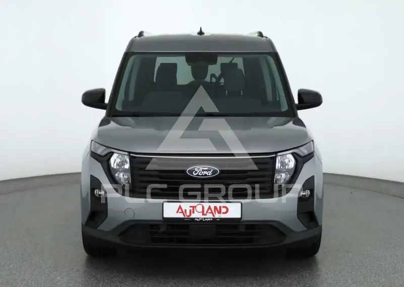 2025 Ford Tourneo