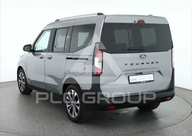 2025 Ford Tourneo