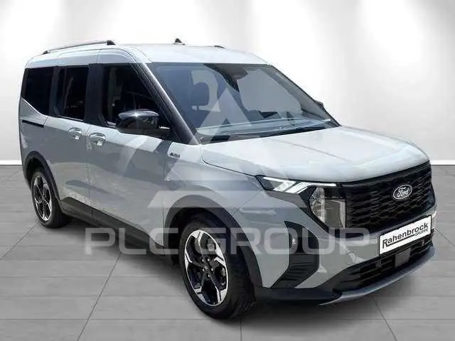 2025 Ford Tourneo