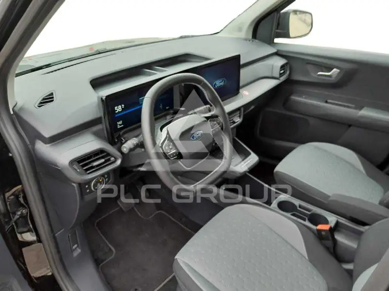 2025 Ford Tourneo