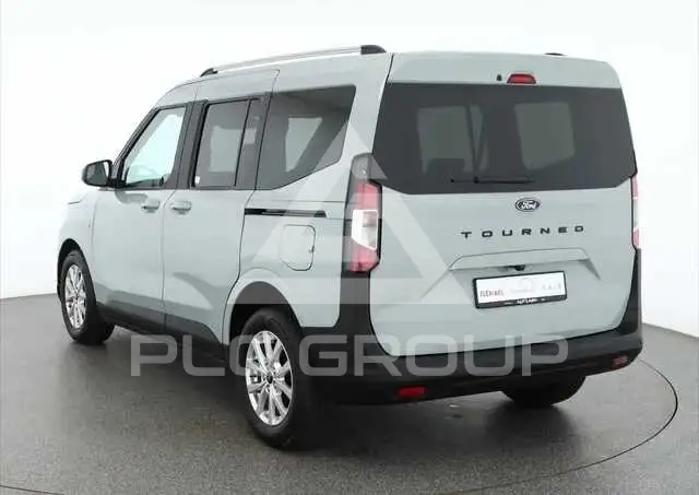 2025 Ford Tourneo