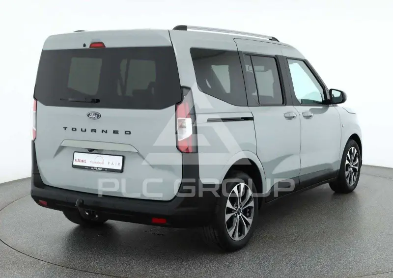 2025 Ford Tourneo