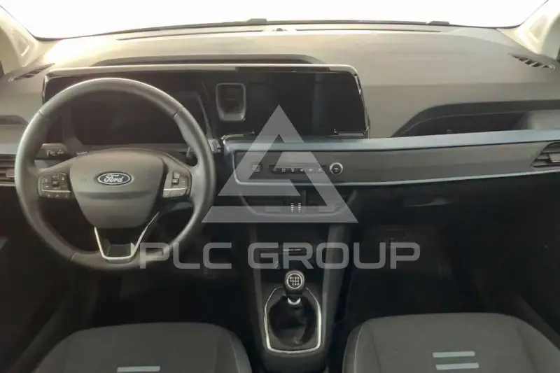 2025 Ford Tourneo