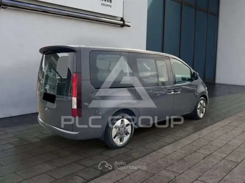 2025 Hyundai Staria