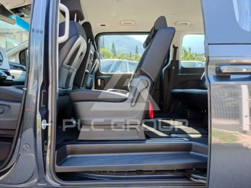 2025 Hyundai Staria