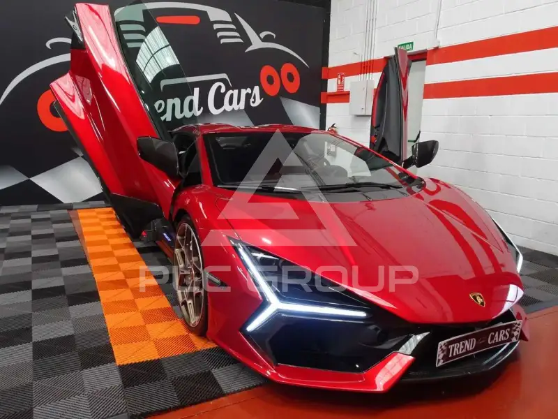2025 Lamborghini Revuelto