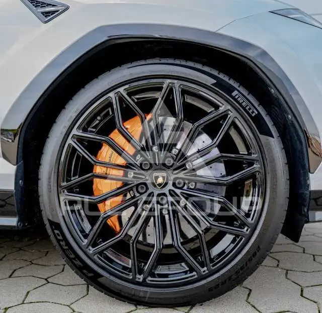 2025 Lamborghini Urus