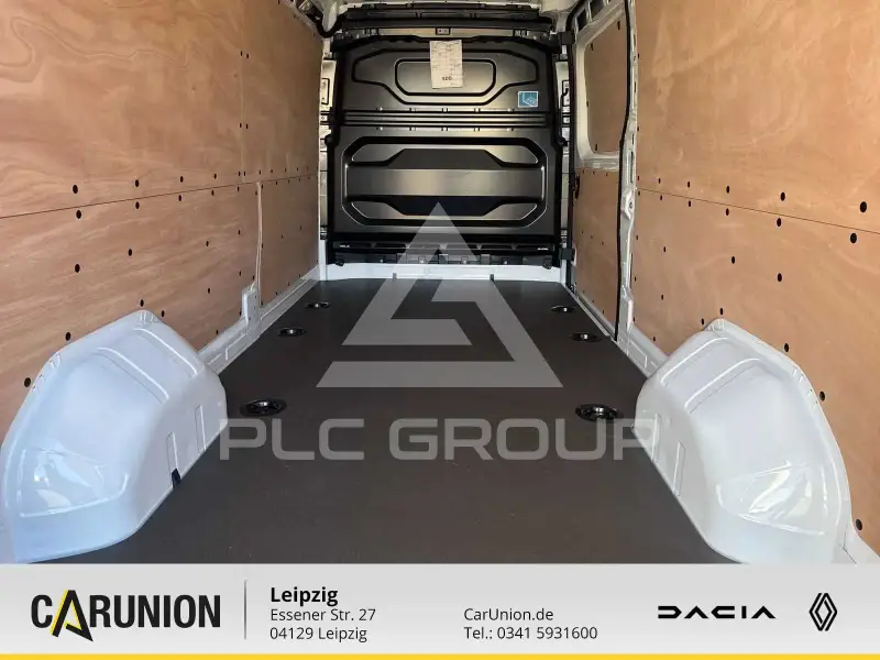 2025 Renault Master