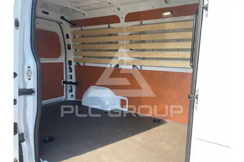 2025 Renault Master