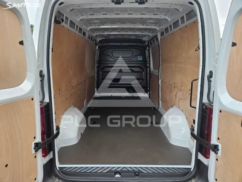 2025 Renault Master