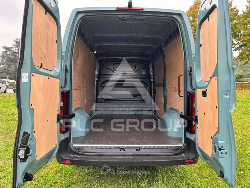 2025 Renault Master