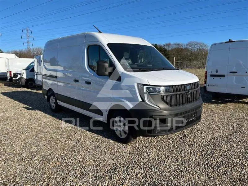2025 Renault Master