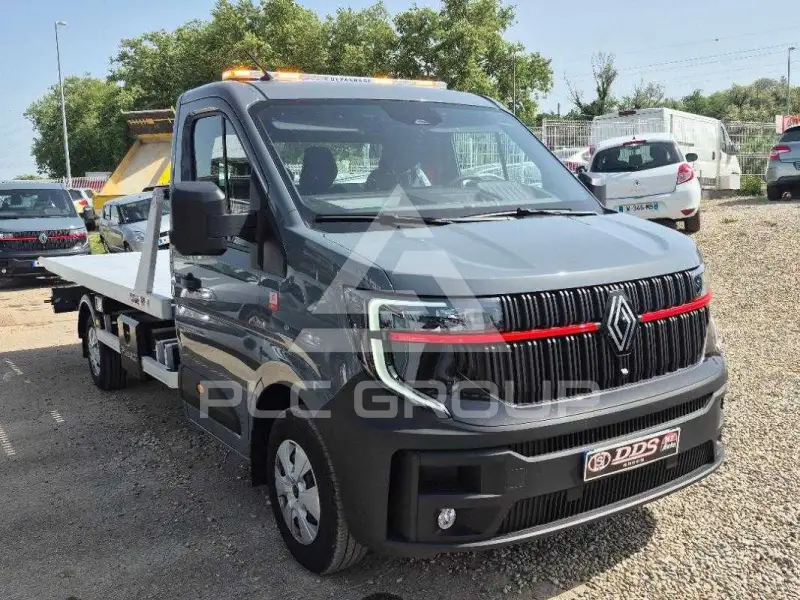 2025 Renault Master