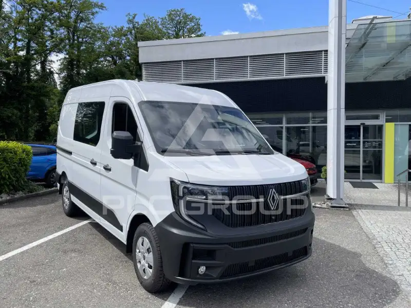 2025 Renault Master
