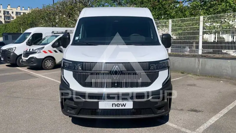 2025 Renault Master
