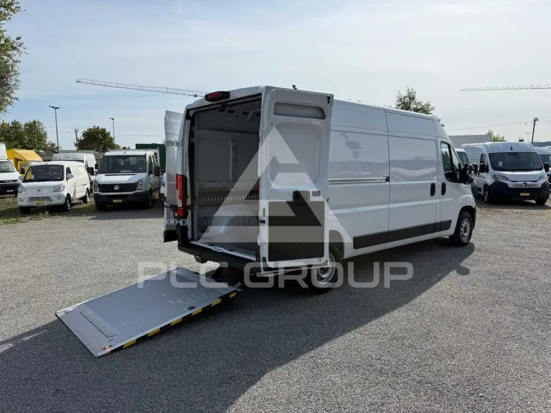 2025 Opel Movano