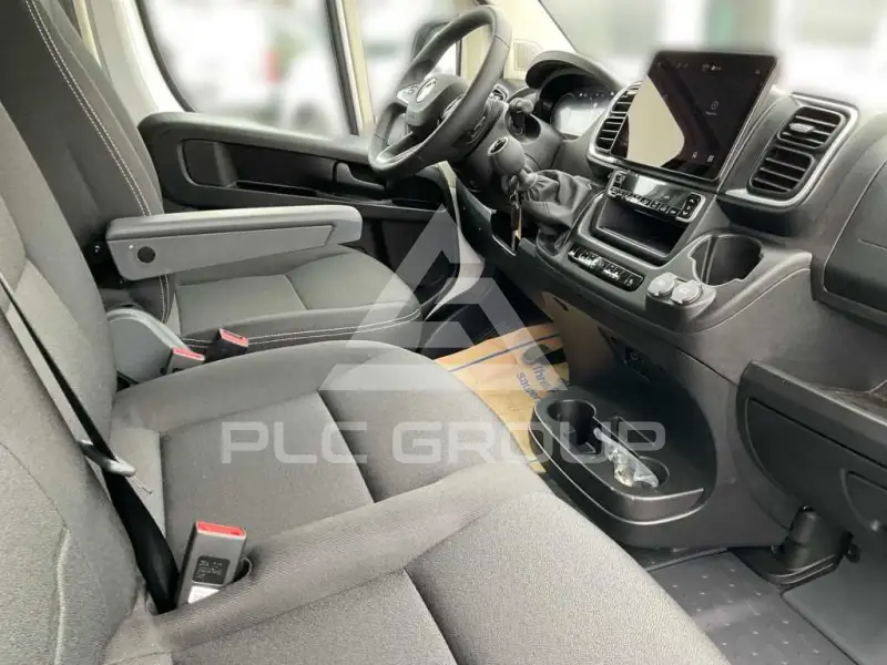 2025 Opel Movano
