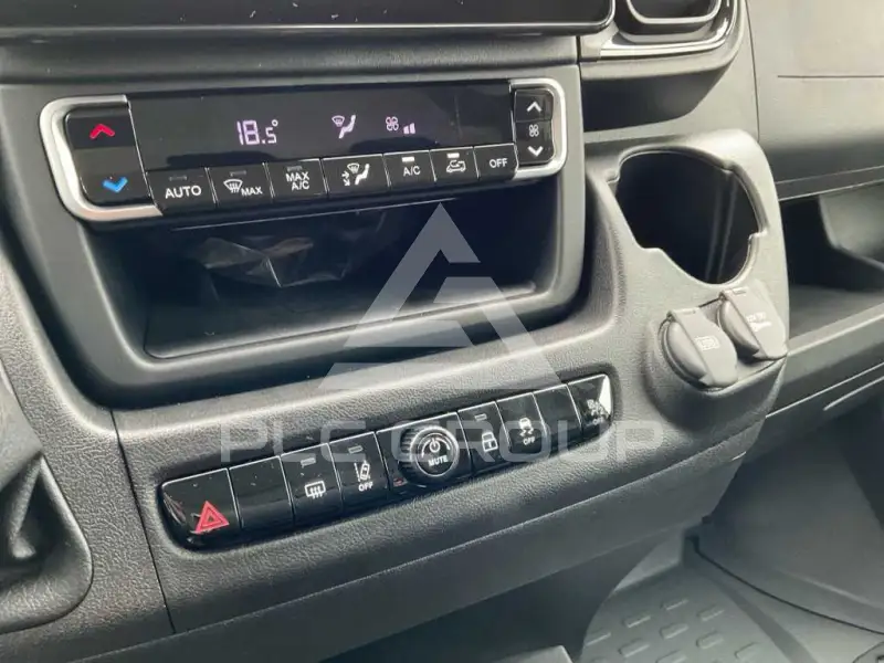 2025 Opel Movano