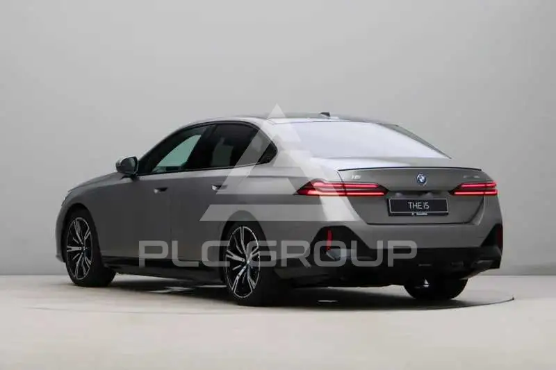 2026 BMW I5