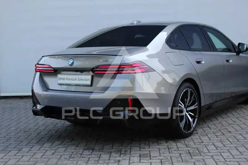 2026 BMW I5