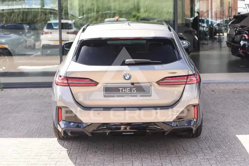 2026 BMW I5