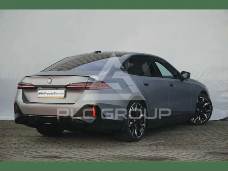2026 BMW I5