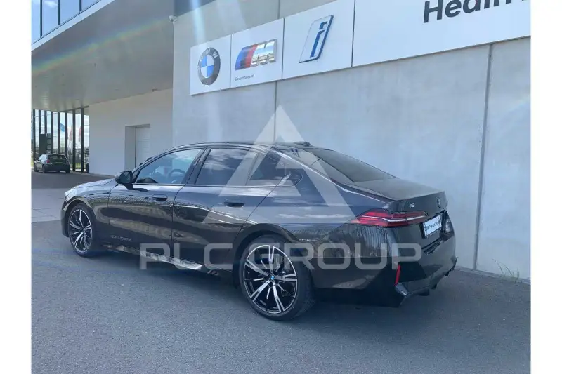2026 BMW I5