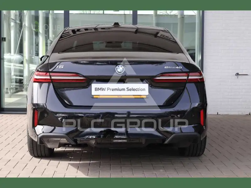 2026 BMW I5