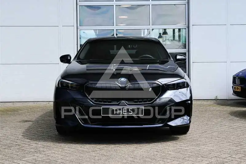 2026 BMW I5