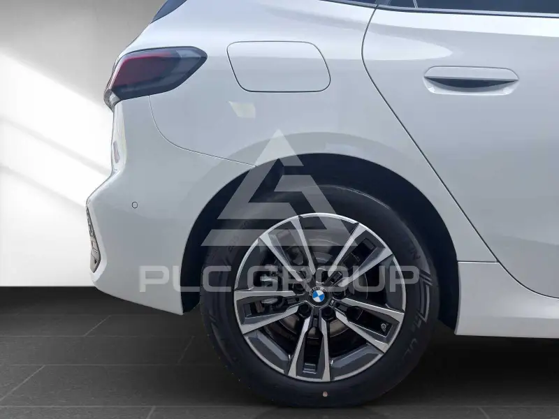 2026 BMW 218