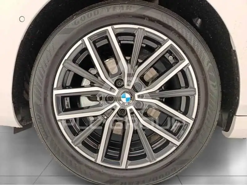 2026 BMW 218
