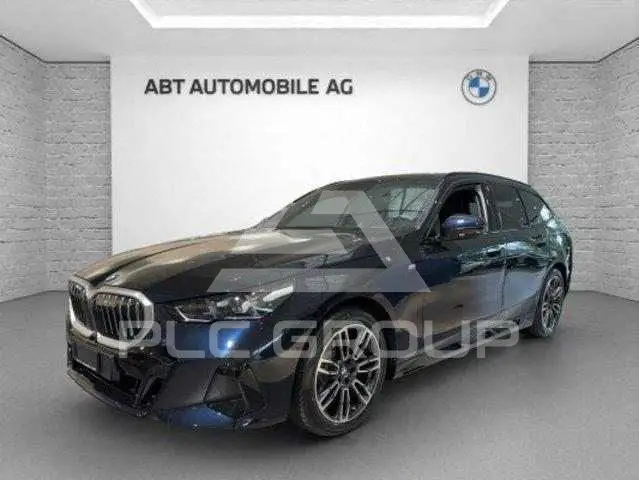 2026 BMW 523